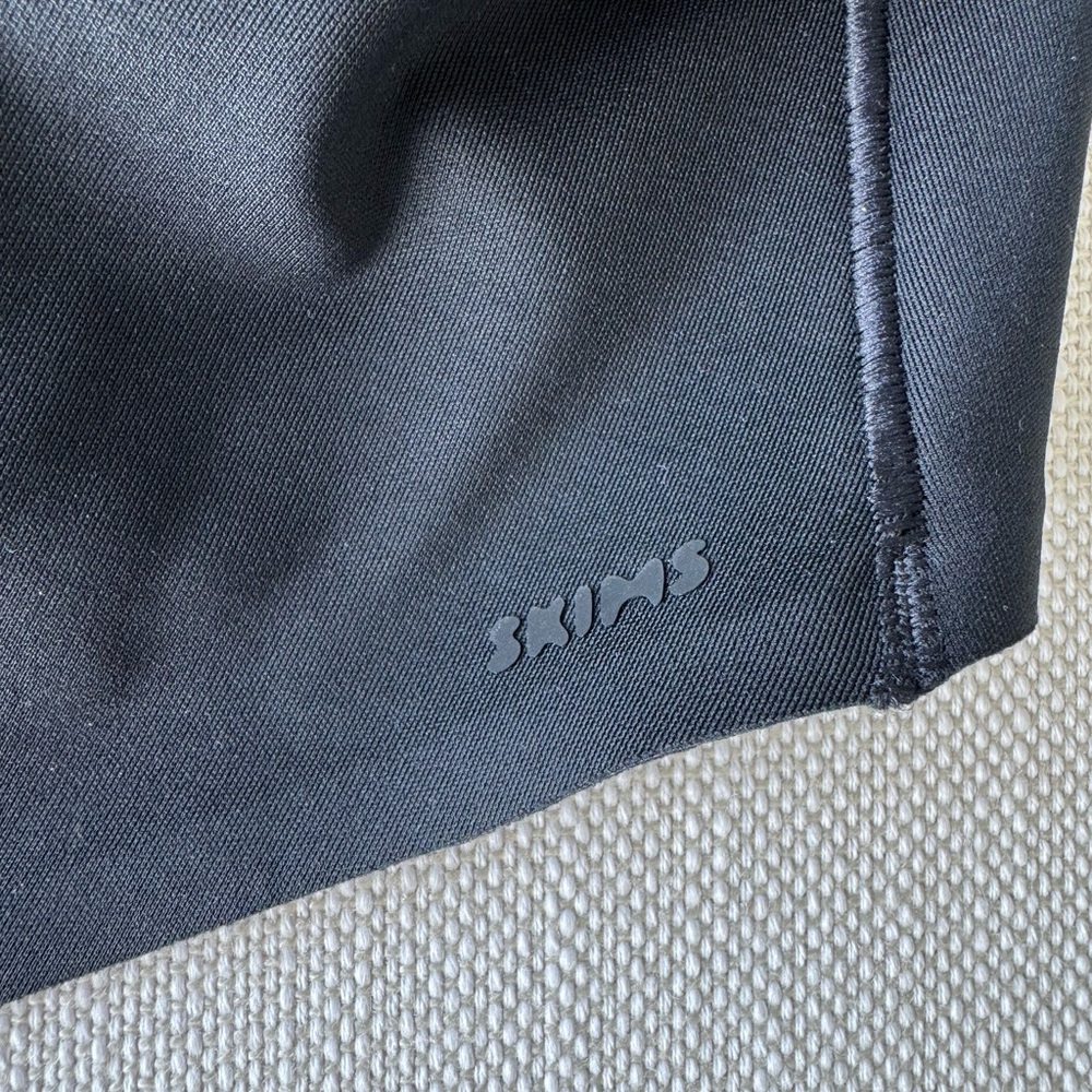 SKIMS Ultimate Thong Push Up Bodysuit - Picture 4 of 6